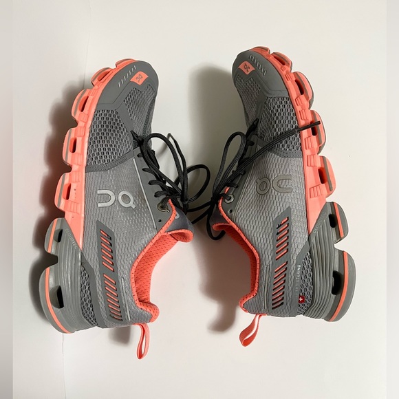 On Running Shoes - On Cloud  On Running Cloudtec running shoes Women size 8 gray coral